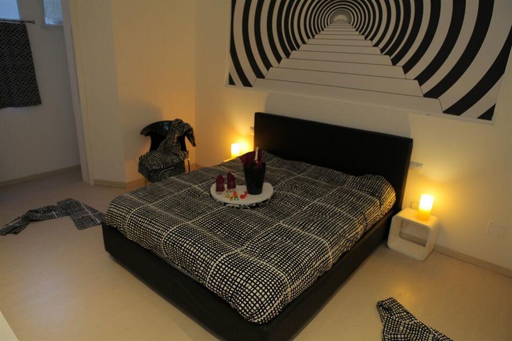 Chroma Italy - Ena Guest House Buitenkant foto