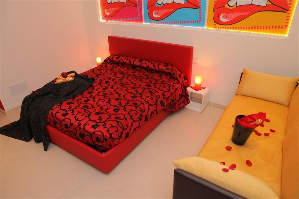 Chroma Italy - Ena Guest House Buitenkant foto